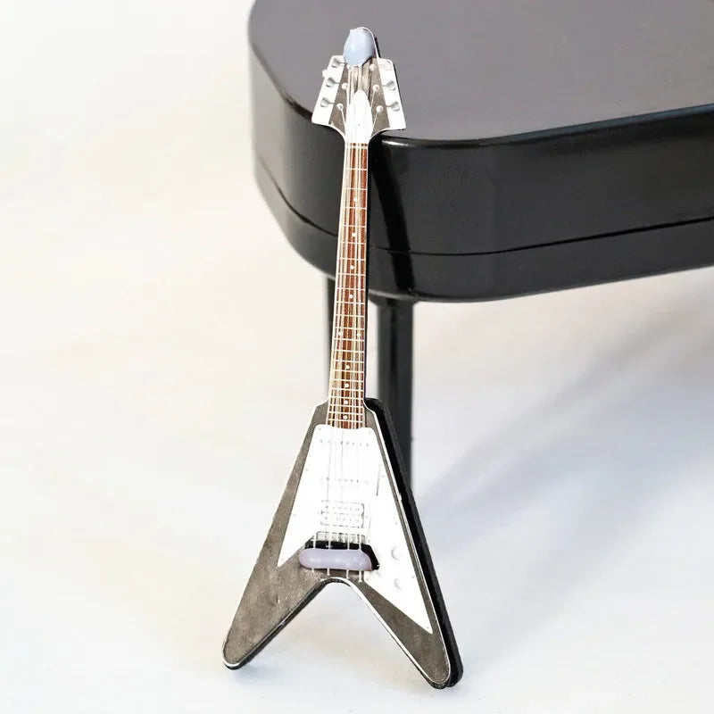 Mini-Guitares Décoratives – Classique ou Électrique (15 cm)